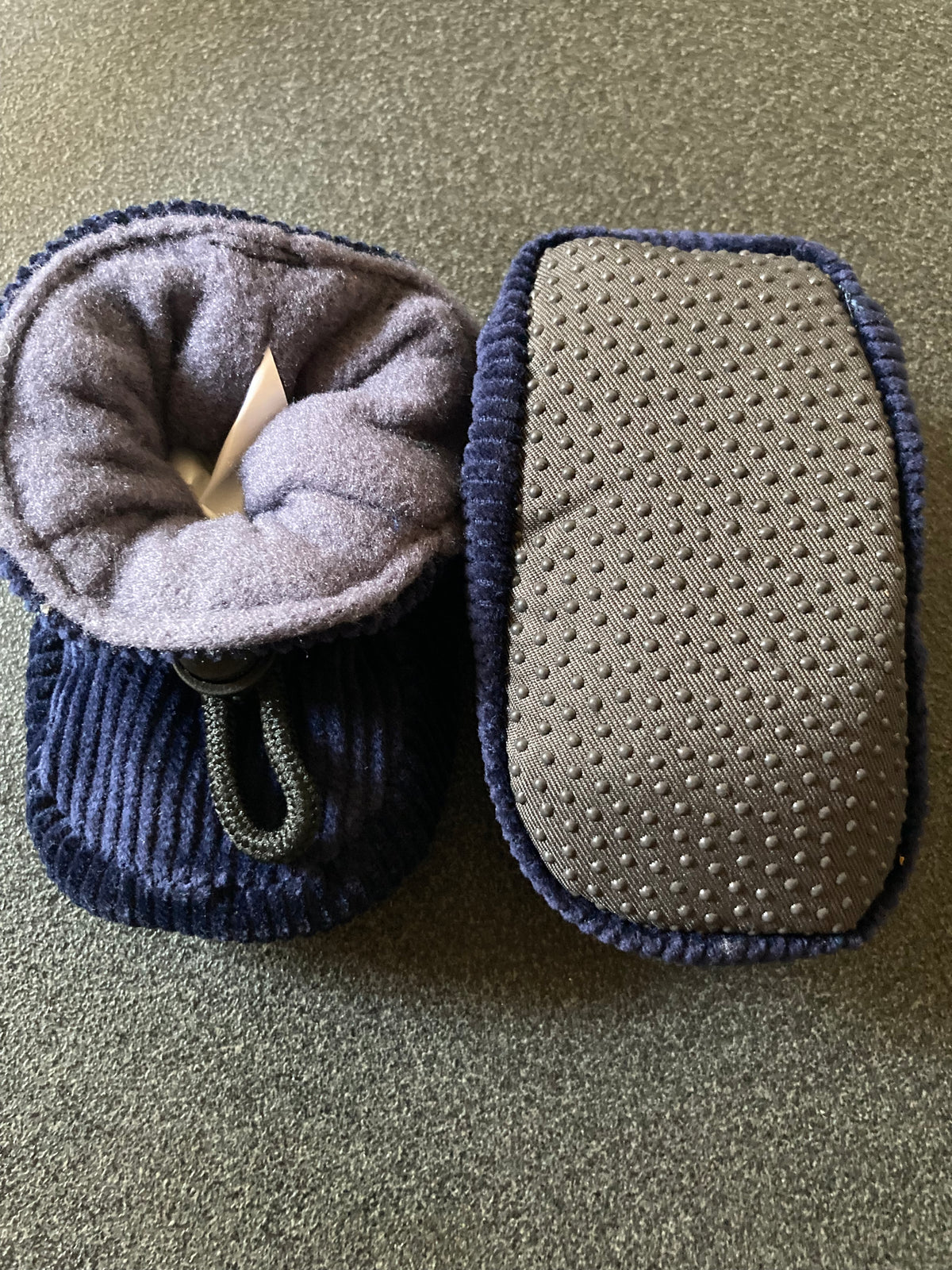 Donkerblauwe corduroy babyslofjes van Melton
