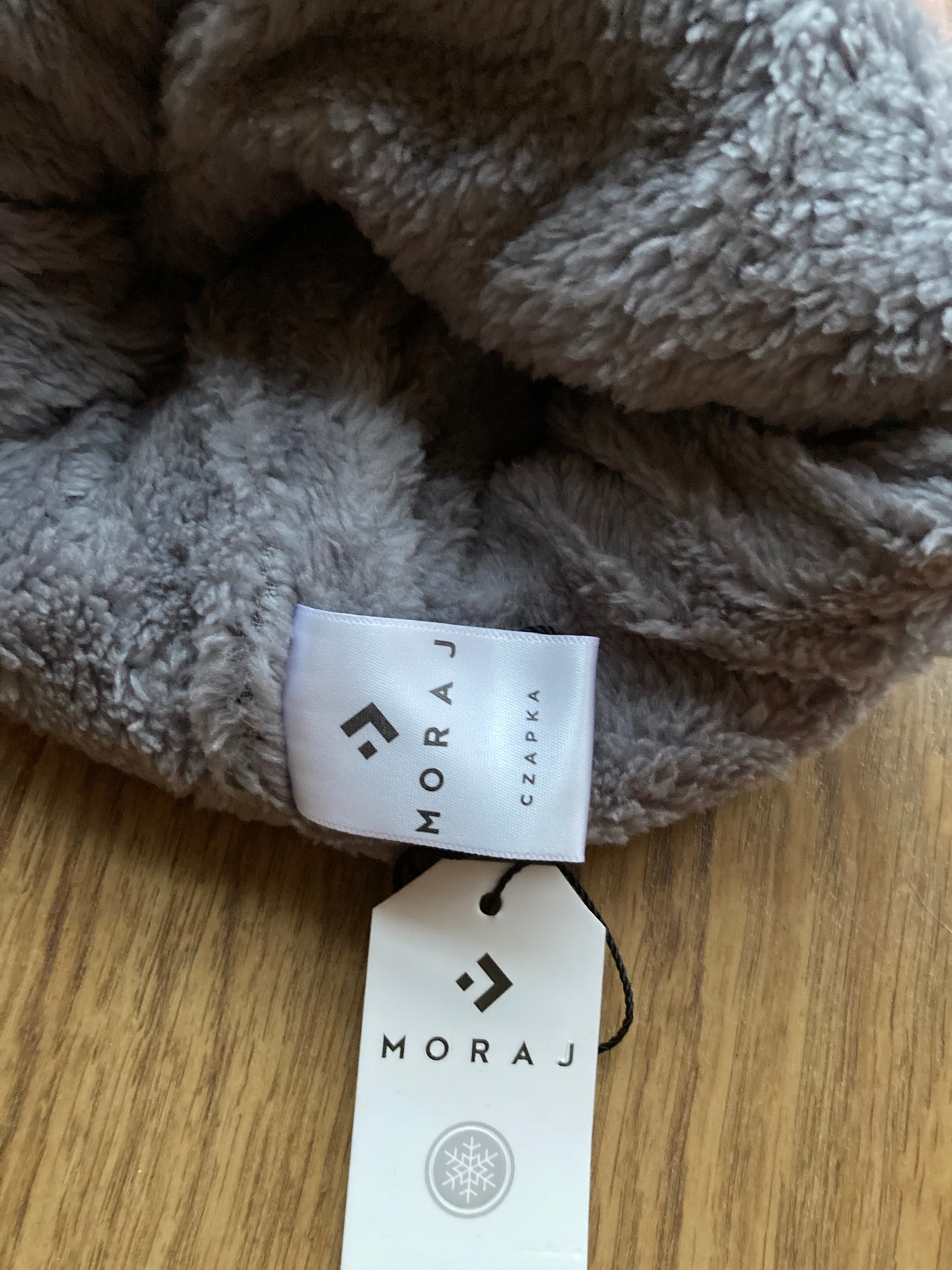 Warme winterse muts voor meisjes - grijs met roze pompom