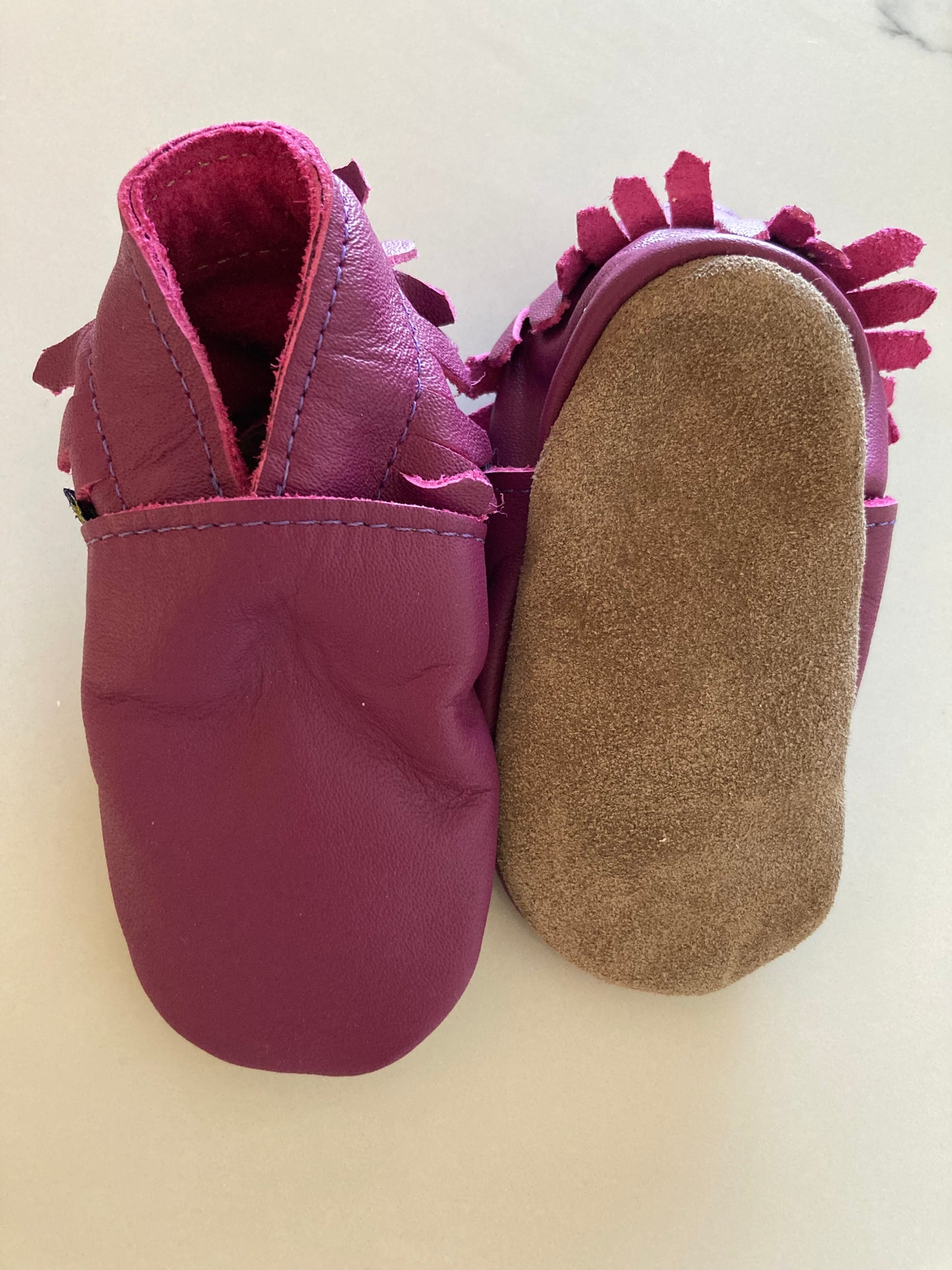 Paarse leren babyslofjes van Inch Blue, moccassin maat 17/18