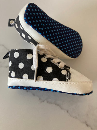 Canvas gympen - babysneakers van Baby-Slofje, marine met stippen