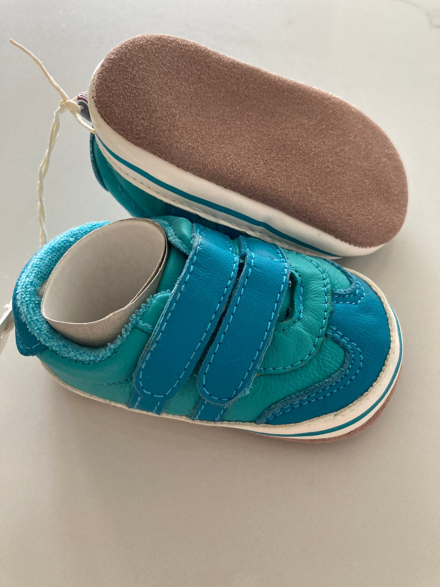 Turquoise babyschoentjes met klittenband van Melton