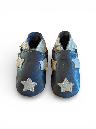 Blauwe leren babyslofjes met sterren van Inch Blue maat 17/18