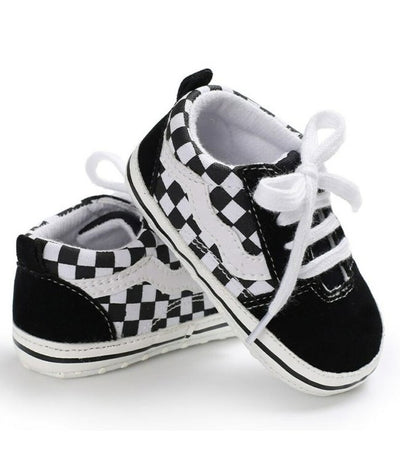 baby-sneakers-zwart-wit-geblokt-1.jpg