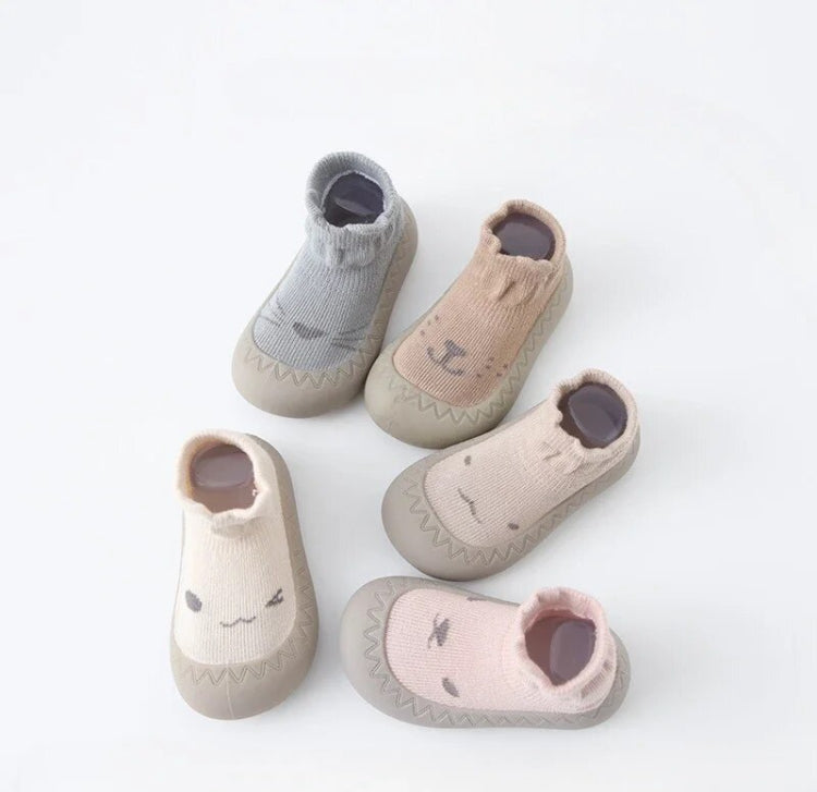 Anti-slip schoentjes , sok sloffen van Baby-Slofje , Cutie licht beige