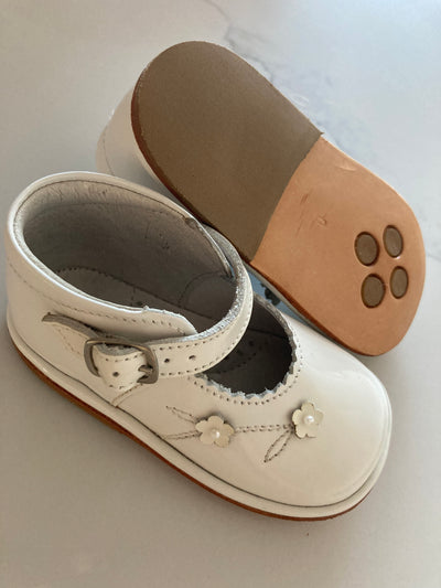 Witte lak babyschoentjes van Fofito maat 20