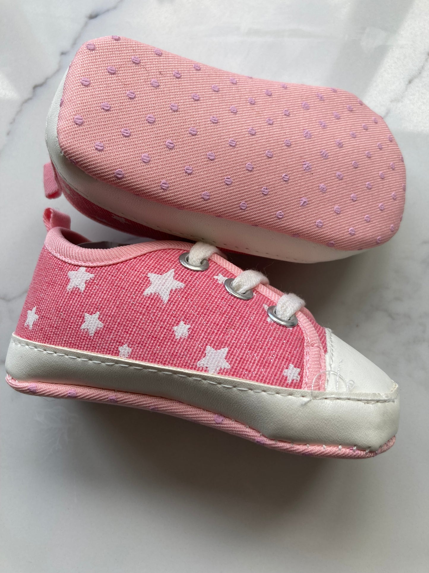 Canvas gympen - babysneakers van Baby-Slofje, roze met sterren