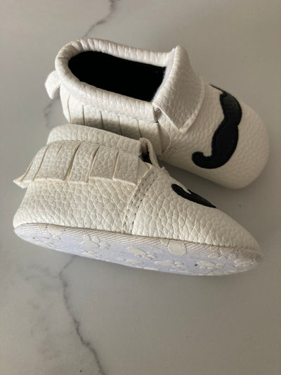 Babyschoentjes van Baby-Slofje, wit met snor