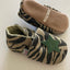 Legergroene camouflage babyslofjes van Melton