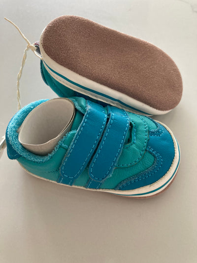 Turquoise babyschoentjes met klittenband van Melton