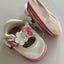 Witte leren babyslofjes met bloemetjes van Melton