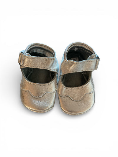 Zilverkleurige leren meisjes babyslofjes van Baby Paws