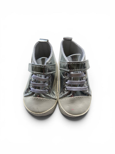 Canvas gympen - babysneakers zilverkleur maat 17