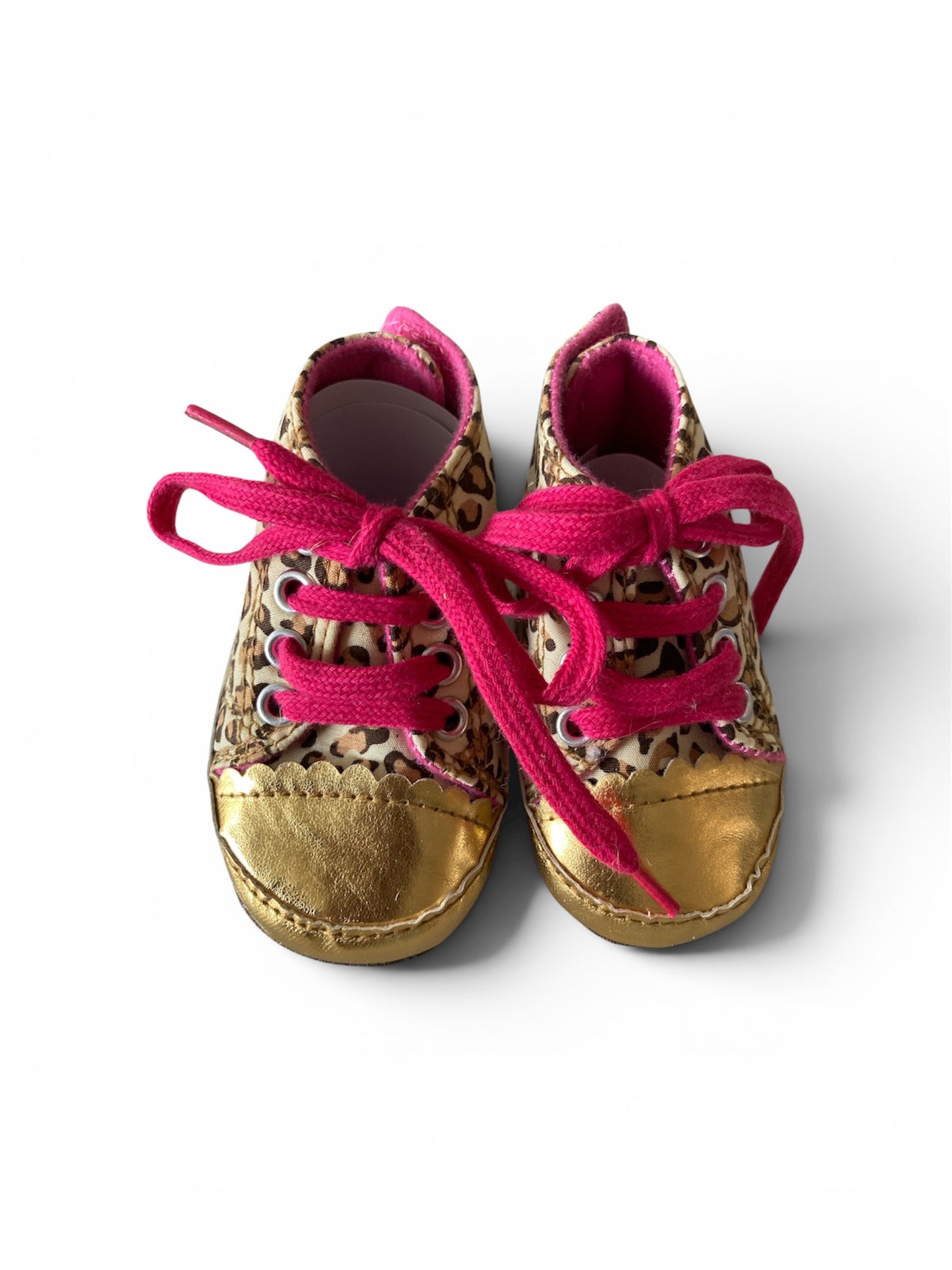Canvas gympen - babysneakers van Baby-Slofje, goudkleur met luipaardprint