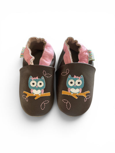 Bruine leren babyslofjes met uil van Koshine maat 24/25