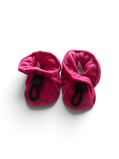 Fuchsia corduroy babyslofjes van Melton