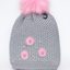 Warme winterse muts voor meisjes - grijs met roze pompom