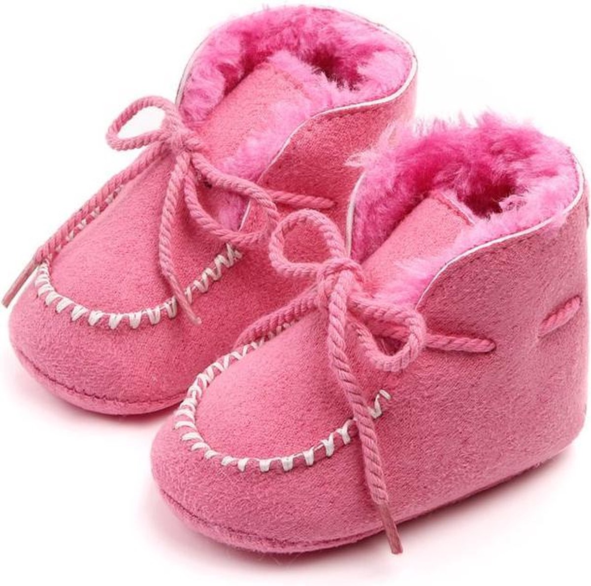 Roze babylaarsjes met sierstiksel